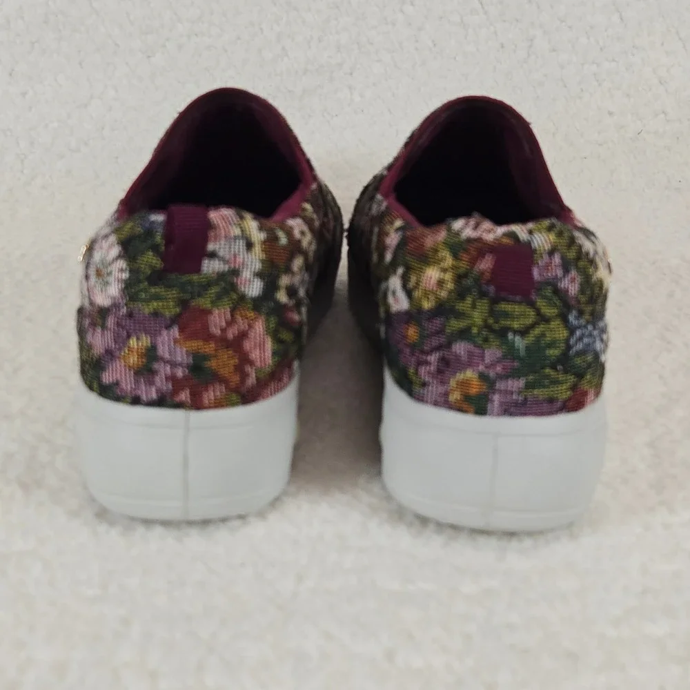 Therafit Womens 8.5 Floral Tapestry Slip On Sneakers Gold Toe Cottagecore Boho
